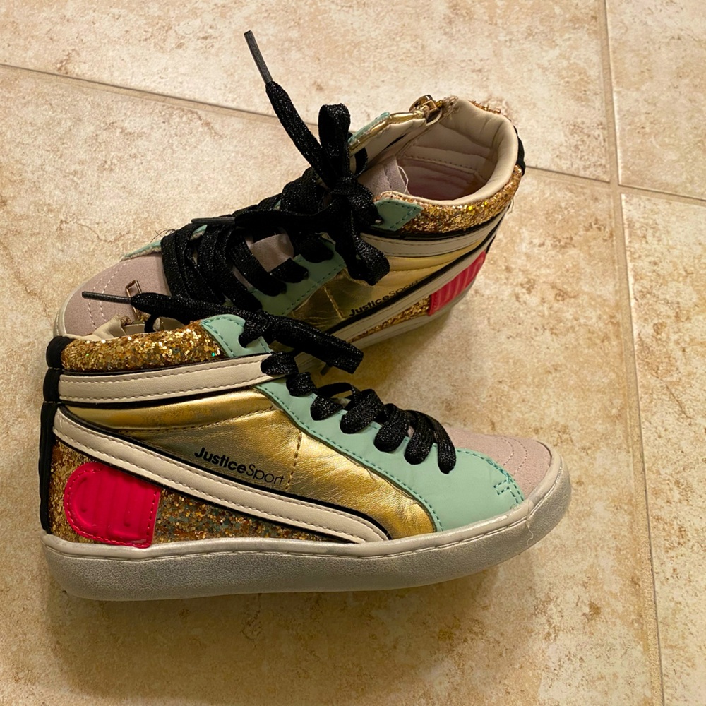 Justice girls shoes size 1. Used in good condition